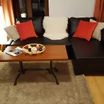 Cosy In With Mountain View - 60 M² Lägenhet